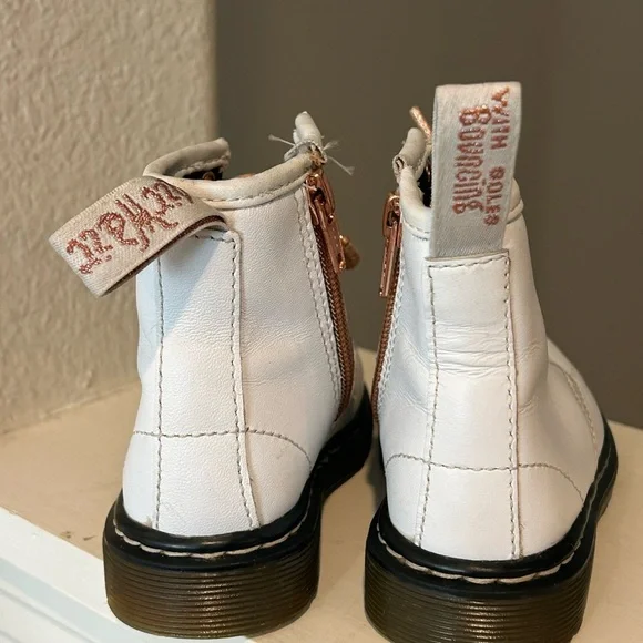 Doc Martens - 1460J JY004 - White/Rose Gold Boots w/ Zipper - US SIZE 7C - Picture 7 of 9